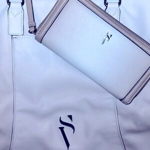 Simply Vera Vera Wang Lavey Raddix Tote
Bag
COLOR: CLIFF GRAY OMBRE